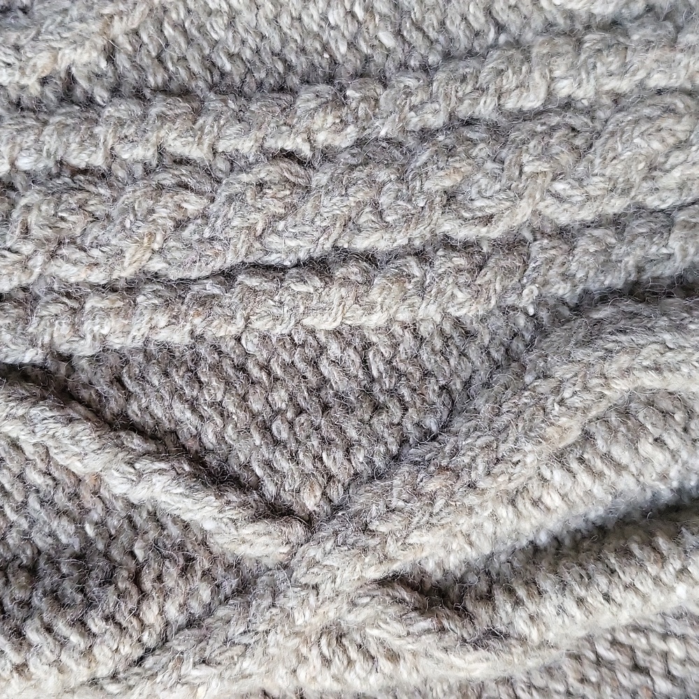 Tommy Hilfiger Large Beige Cable Knit Crewneck Sweater - Picture 3 of 4